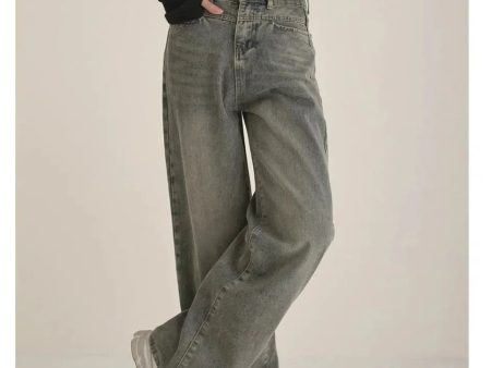 Vintage-Inspired High-Waist Relaxed Fit Jeans For Sale