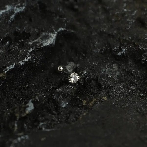 White Diamond Stud Earrings Supply